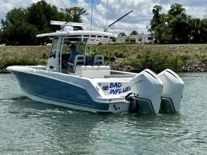 Thumbnail von Boston Whaler 330 Outrage