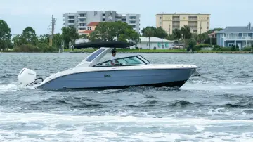 Sea Ray SDX 270 Outboard