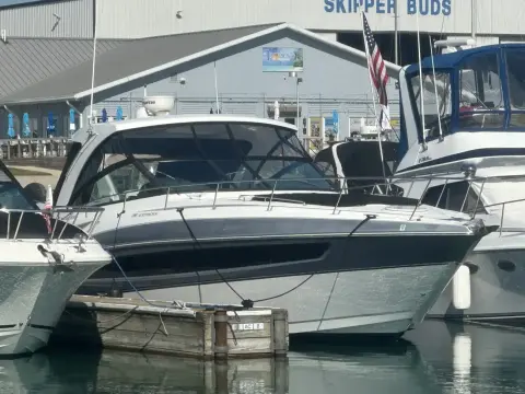 Cruisers Yachts 380 Express