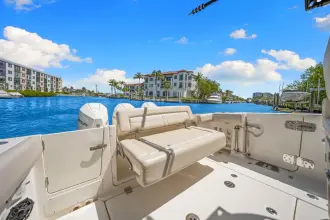 Thumbnail von Boston Whaler 350 Realm