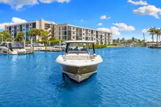 Thumbnail von Boston Whaler 350 Realm