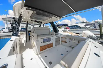 Thumbnail von Boston Whaler 350 Realm