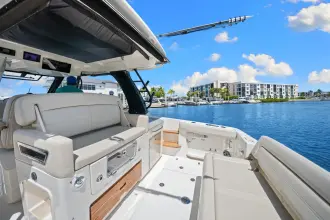 Thumbnail von Boston Whaler 350 Realm