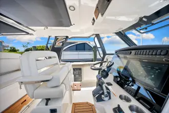 Thumbnail von Boston Whaler 350 Realm