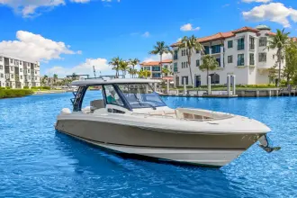 Thumbnail von Boston Whaler 350 Realm