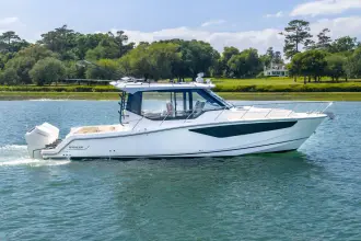 Boston Whaler 405 Conquest
