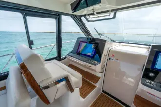 Thumbnail von Boston Whaler 405 Conquest