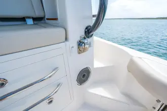 Thumbnail von Boston Whaler 405 Conquest