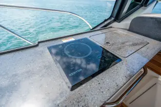 Thumbnail von Boston Whaler 405 Conquest