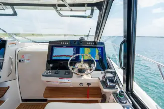 Thumbnail von Boston Whaler 405 Conquest