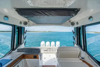 Thumbnail von Boston Whaler 405 Conquest