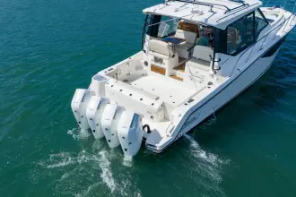 Thumbnail von Boston Whaler 405 Conquest