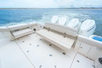 Thumbnail von Boston Whaler 405 Conquest