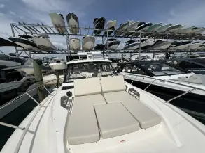 Boston Whaler 405 Conquest