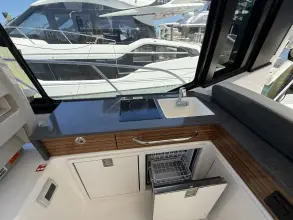 Thumbnail von Boston Whaler 405 Conquest