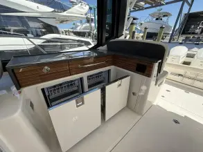 Thumbnail von Boston Whaler 405 Conquest