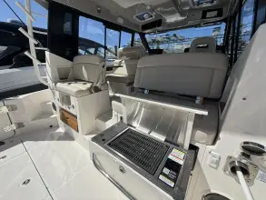 Thumbnail von Boston Whaler 405 Conquest