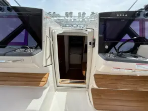 Thumbnail von Boston Whaler 405 Conquest