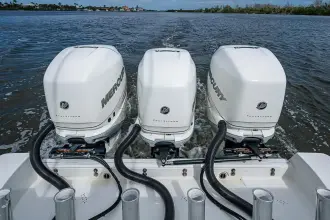 Thumbnail von Everglades 350 LX HEY MAN-Repowered 2022 3 x 400hp Merc. w/Joystick
