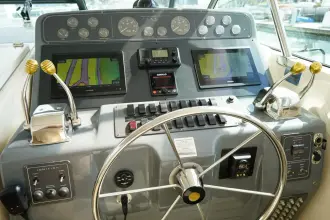 Thumbnail von Tiara Yachts 6CTA-8.3