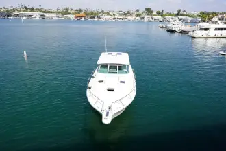 Thumbnail von Tiara Yachts 6CTA-8.3