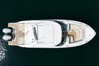 Thumbnail von Tiara Yachts 34LX