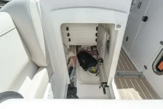 Thumbnail von Tiara Yachts 34LX
