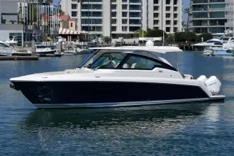 Thumbnail von Tiara Yachts 34LX