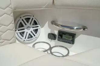 Thumbnail von Tiara Yachts 34LX
