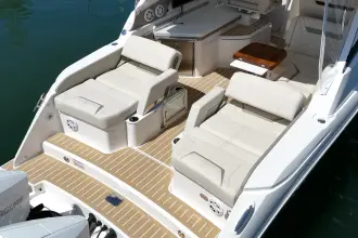 Thumbnail von Tiara Yachts 34LX