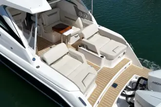 Thumbnail von Tiara Yachts 34LX