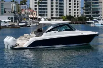 Thumbnail von Tiara Yachts 34LX