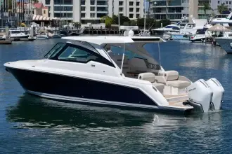 Thumbnail von Tiara Yachts 34LX