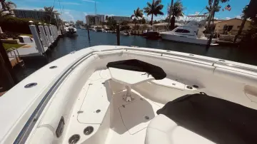 Thumbnail von Boston Whaler 370 Outrage