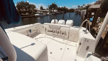 Thumbnail von Boston Whaler 370 Outrage