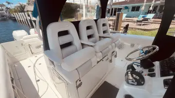 Thumbnail von Boston Whaler 370 Outrage