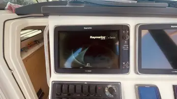 Thumbnail von Boston Whaler 370 Outrage