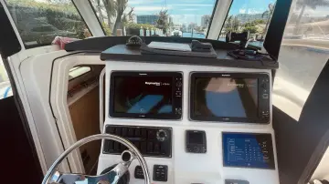 Thumbnail von Boston Whaler 370 Outrage