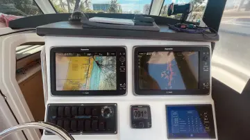 Thumbnail von Boston Whaler 370 Outrage