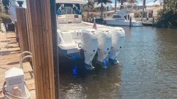 Thumbnail von Boston Whaler 370 Outrage