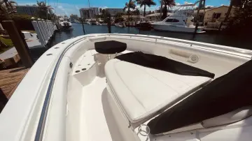 Thumbnail von Boston Whaler 370 Outrage