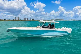 Boston Whaler 380 Outrage