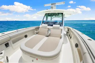 Thumbnail von Boston Whaler 380 Outrage