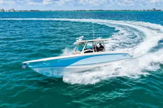 Thumbnail von Boston Whaler 380 Outrage