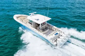 Thumbnail von Boston Whaler 380 Outrage