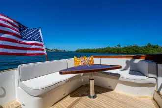 Thumbnail von Hinckley Talaria 55 Flybridge MKII VERA NORTH