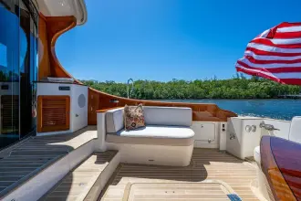 Thumbnail von Hinckley Talaria 55 Flybridge MKII VERA NORTH