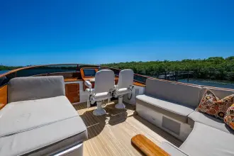 Thumbnail von Hinckley Talaria 55 Flybridge MKII VERA NORTH
