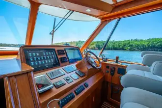 Thumbnail von Hinckley Talaria 55 Flybridge MKII VERA NORTH