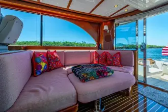 Thumbnail von Hinckley Talaria 55 Flybridge MKII VERA NORTH